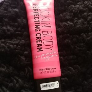 Victoria secret body Shimmer cream